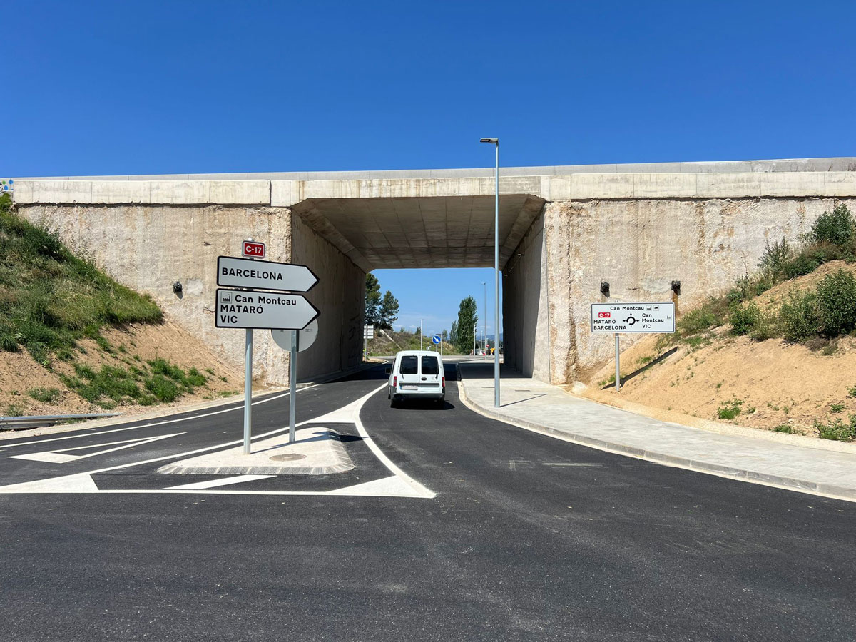 Territori posa en servei la nova connexió de la C-17 amb el sector logístic de Can Montcau