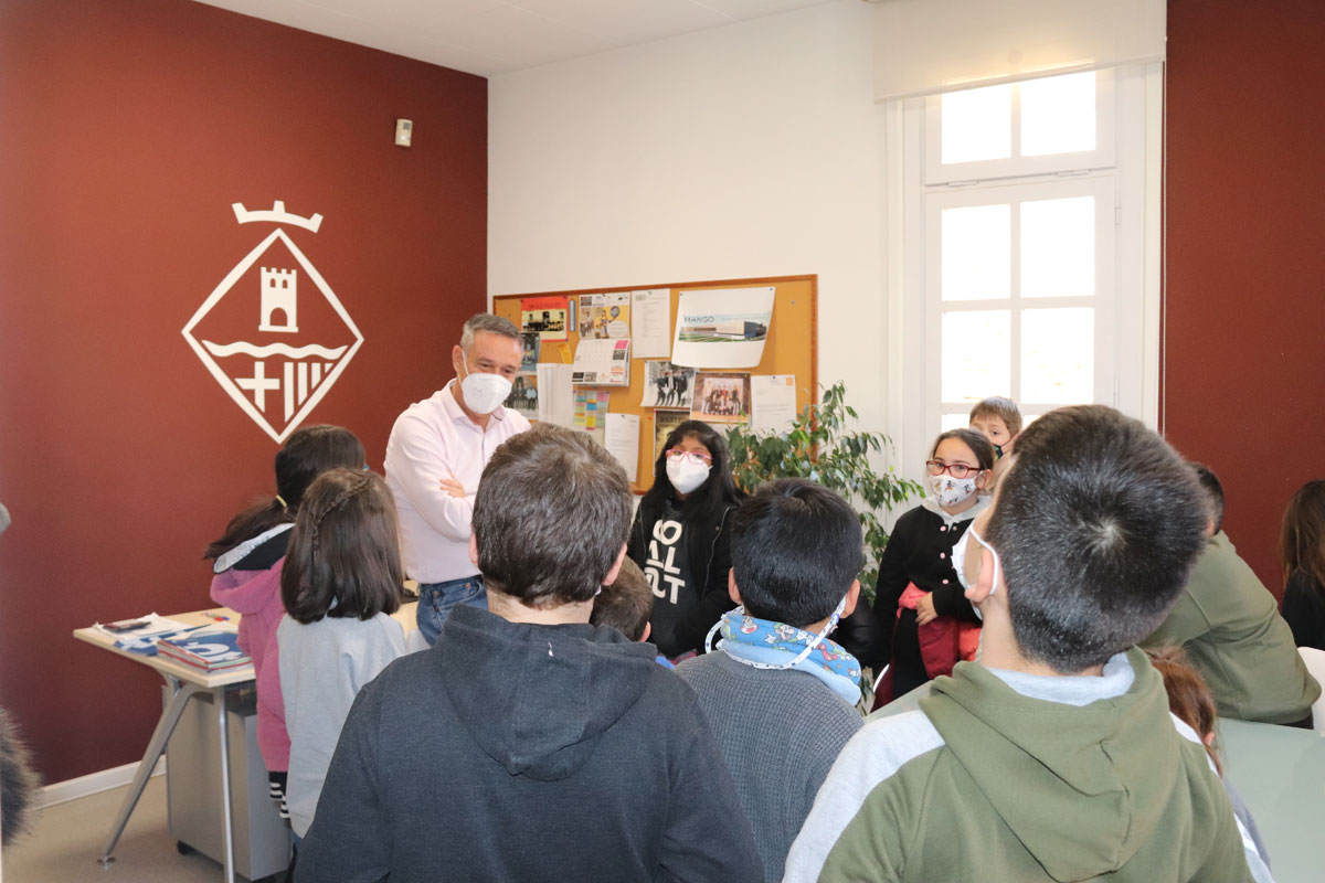 L'alumnat de 3r de l'escola Els Picots visita l'Ajuntament