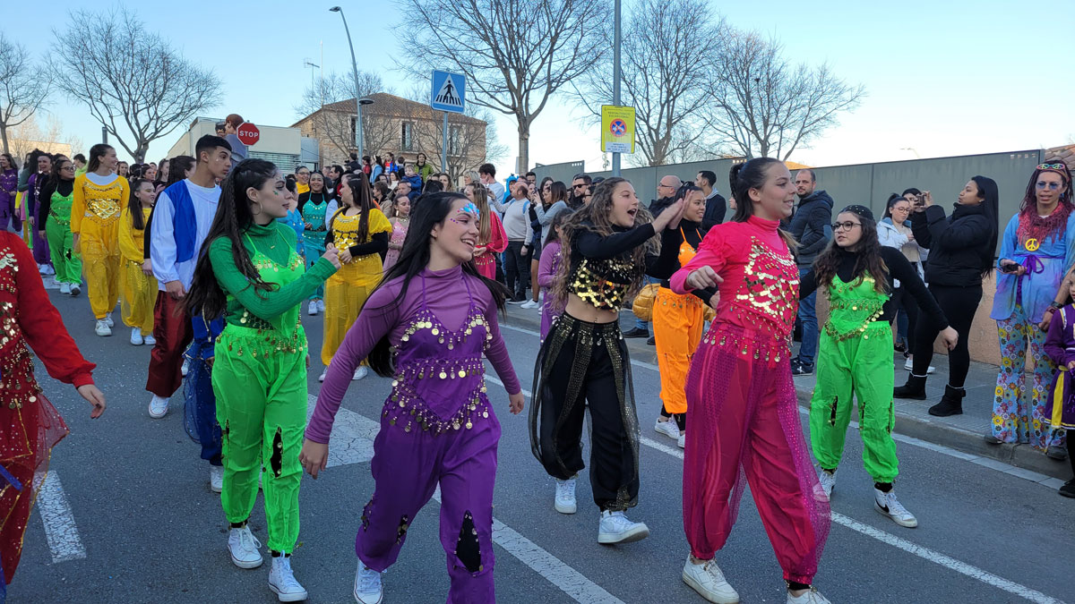 L'ambient carnavalesc omple de gresca els carrers de Lliçà d'Amunt