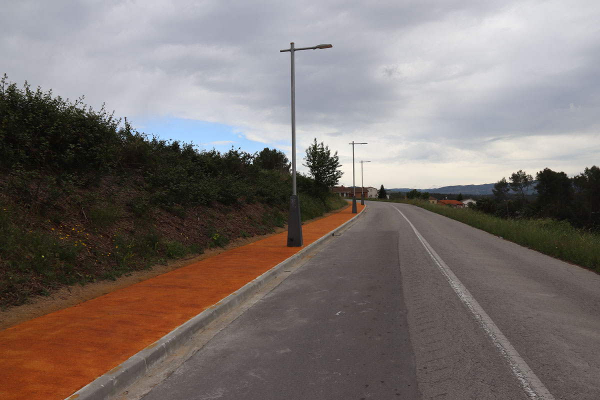 Pavimentada la vorera d'accés a Can Rovira Nou