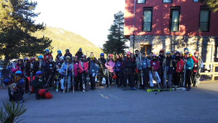 Noranta joves participen de la segona Esquiada Jove de Lliçà d'Amunt